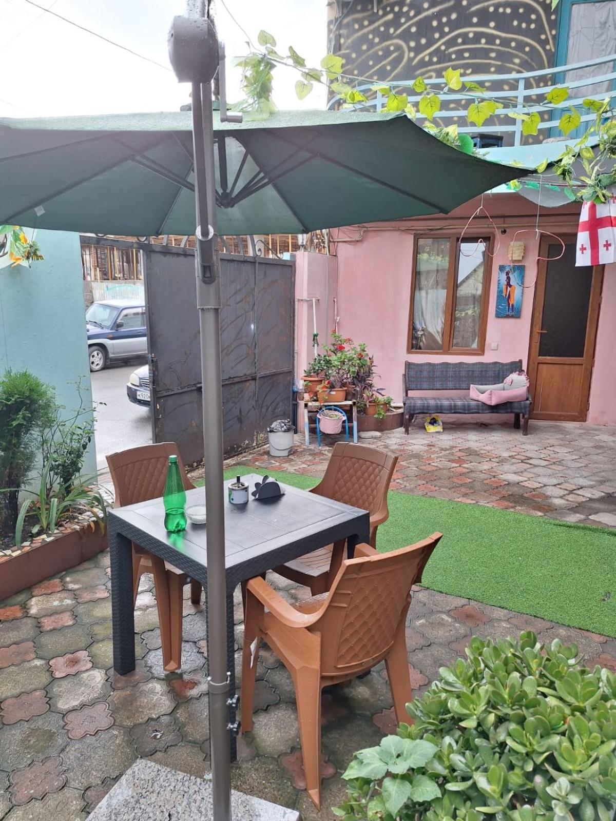 Nino And Ali Apartment Batumi Exterior photo